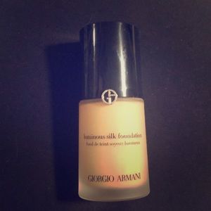 NEW Giorgio Armani Luminous Silk Foundation 3.5